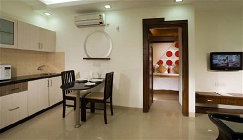 The Nines Business Hotel Bangalore Exteriör bild