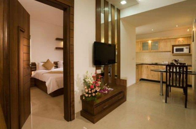 The Nines Business Hotel Bangalore Exteriör bild